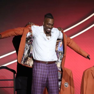 app下载-霍华德更推：我可能进不了75大，但我现在是名人堂成员