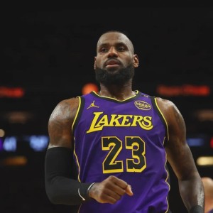 詹姆斯想离开了！湖人到底做了什么让他感到被冷落？